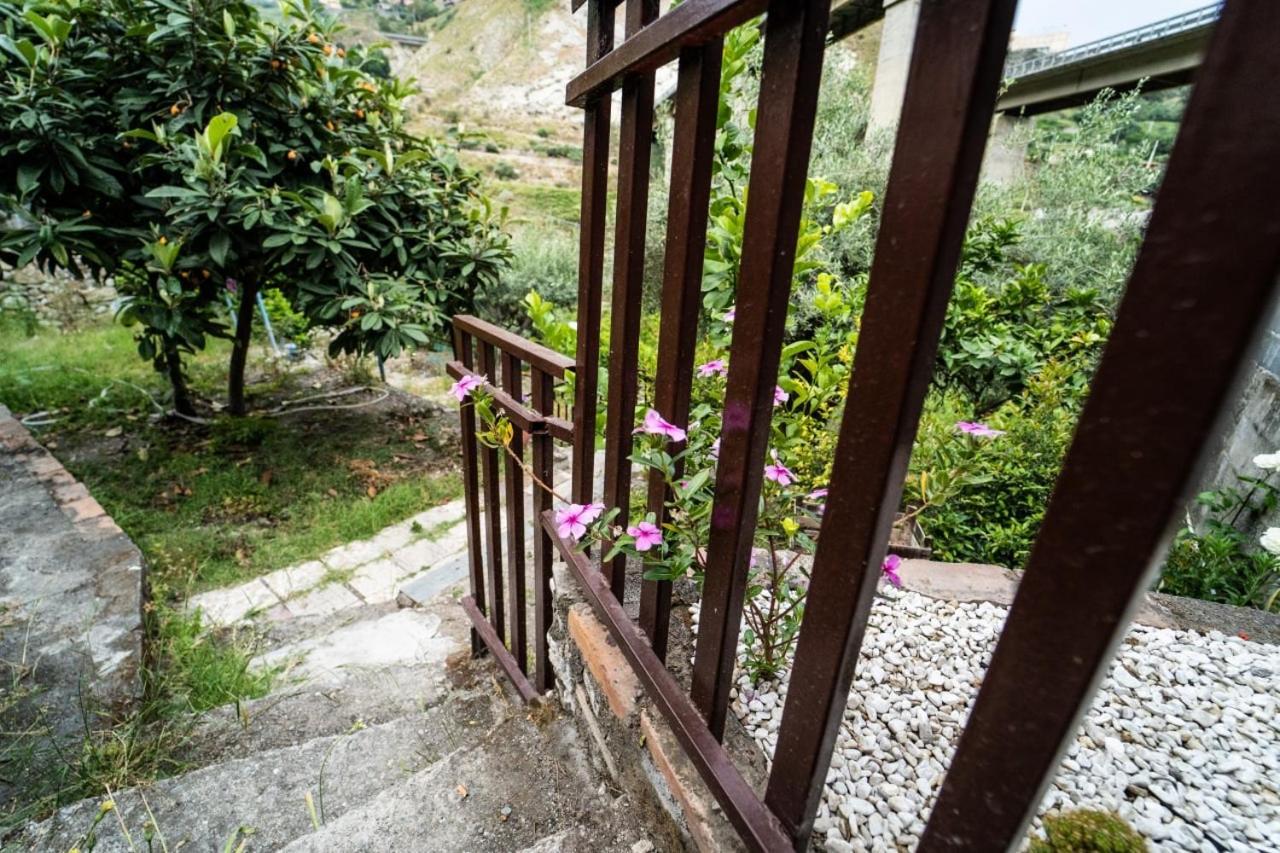 Villetta La Pietra Taormina Kültér fotó